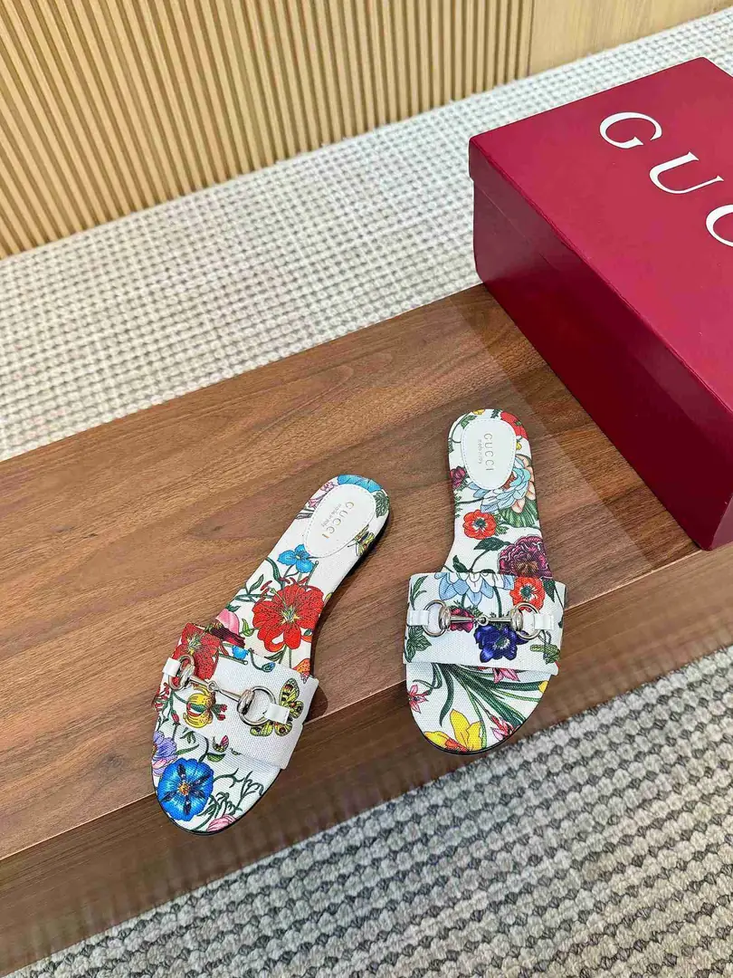 Ah5509170 (皮底3116210)  古驰休闲款拖鞋，码数35-43 gallery