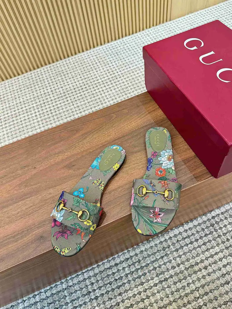 Ah5509170 (皮底3116210)  古驰休闲款拖鞋，码数35-43 gallery