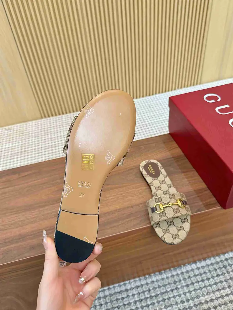 Ah5509170 (皮底3116210)  古驰休闲款拖鞋，码数35-43 gallery