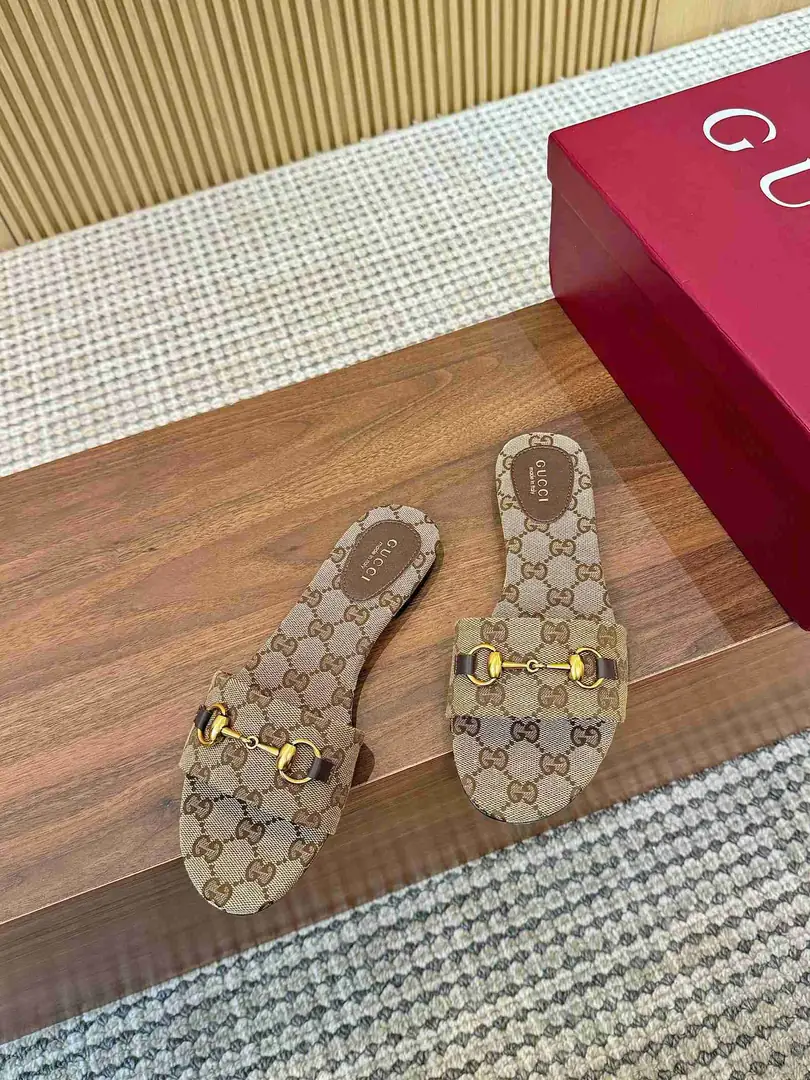 Ah5509170 (皮底3116210)  古驰休闲款拖鞋，码数35-43 gallery