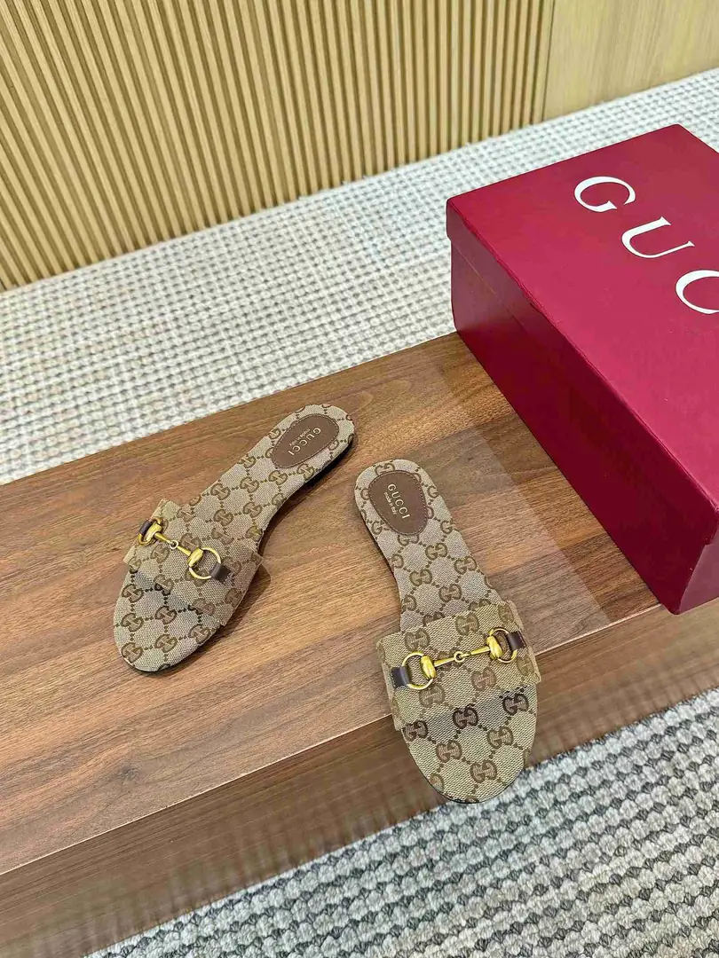 Ah5509170 (皮底3116210)  古驰休闲款拖鞋，码数35-43 gallery