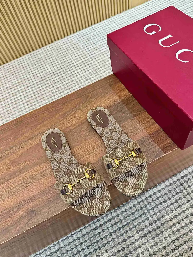 Ah5509170 (皮底3116210)  古驰休闲款拖鞋，码数35-43 gallery