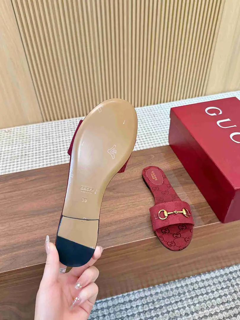 Ah5509170 (皮底3116210)  古驰休闲款拖鞋，码数35-43 gallery