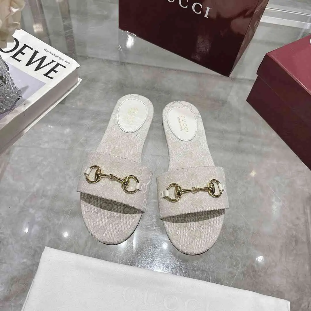 Ah5509170 (皮底3116210)  古驰休闲款拖鞋，码数35-43 gallery