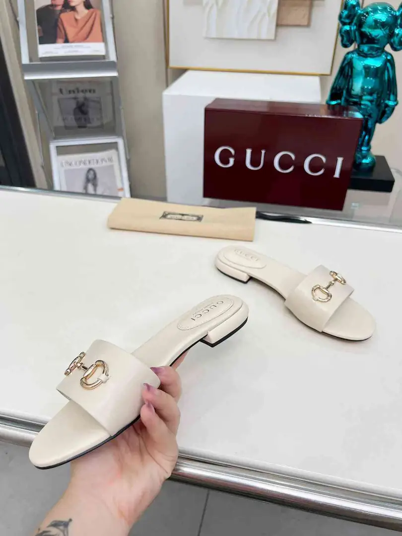 Ah5509170 (皮底3116210)  古驰休闲款拖鞋，码数35-43 gallery