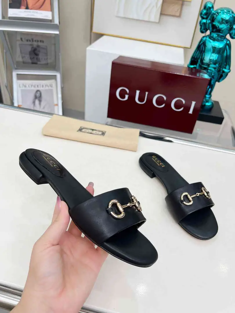 Ah5509170 (皮底3116210)  古驰休闲款拖鞋，码数35-43 gallery