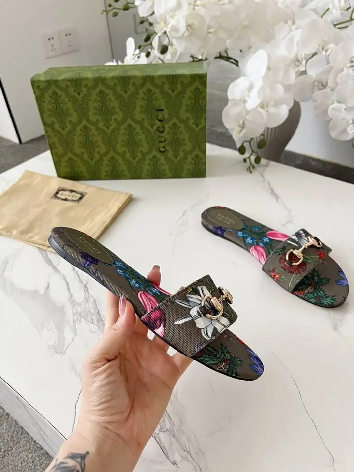 Ah5509170 (皮底3116210)  古驰休闲款拖鞋，码数35-43 gallery