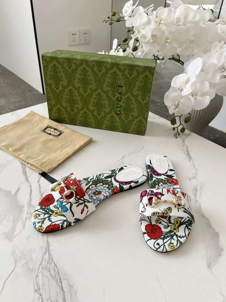 Ah5509170 (皮底3116210)  古驰休闲款拖鞋，码数35-43 gallery