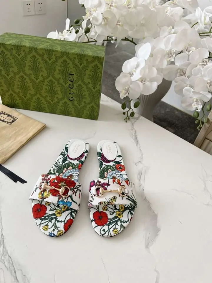 Ah5509170 (皮底3116210)  古驰休闲款拖鞋，码数35-43 gallery