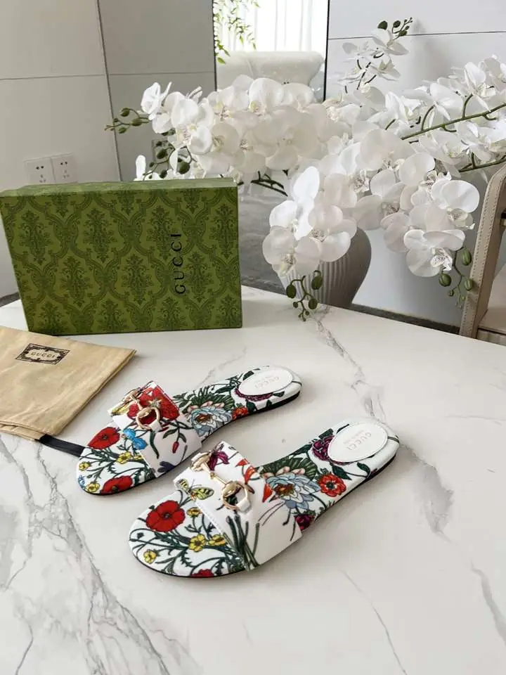 Ah5509170 (皮底3116210)  古驰休闲款拖鞋，码数35-43 gallery