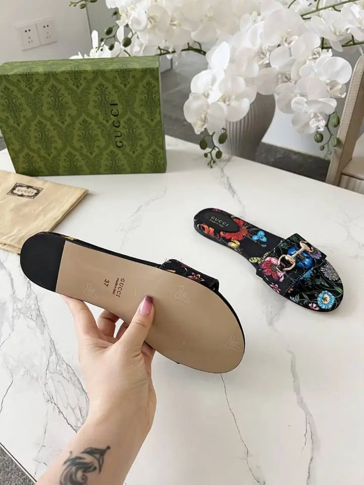 Ah5509170 (皮底3116210)  古驰休闲款拖鞋，码数35-43 gallery