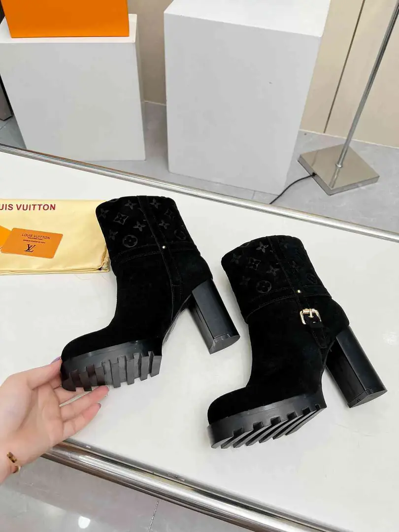 Aj5712290 LV路易登威女靴🥰 gallery