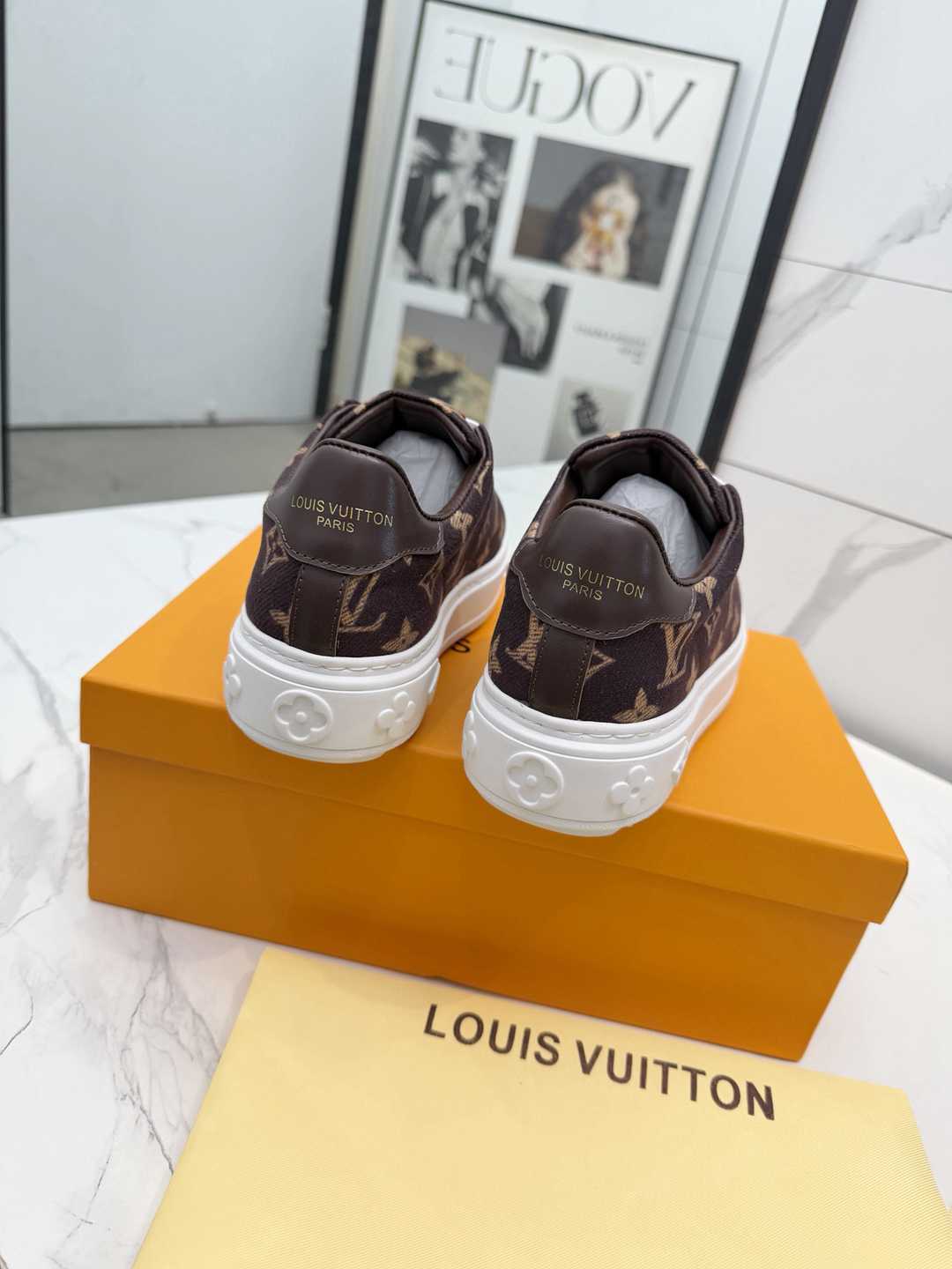 Al5633210   LV Time Out运动鞋 gallery