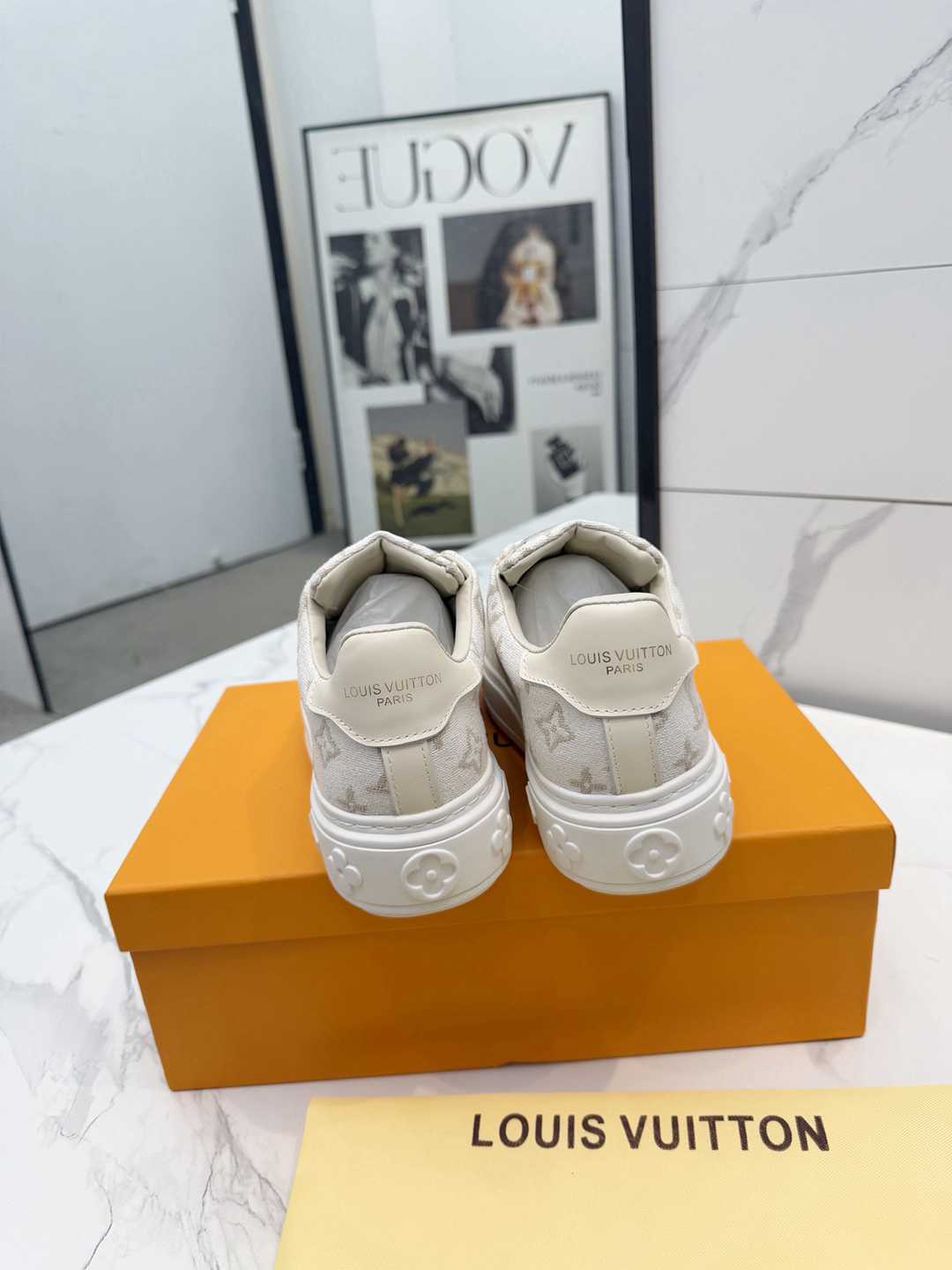 Al5633210   LV Time Out运动鞋 gallery