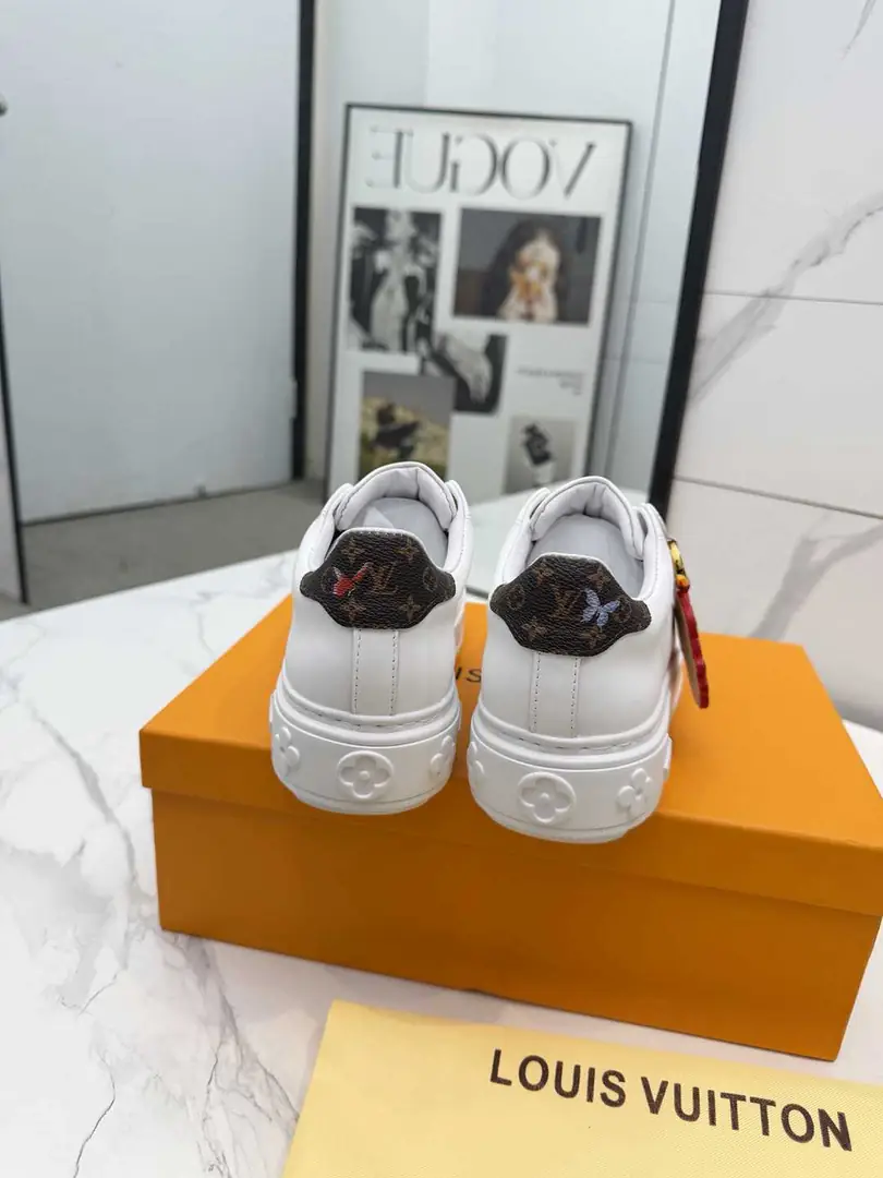 Al5633210   LV Time Out运动鞋 gallery