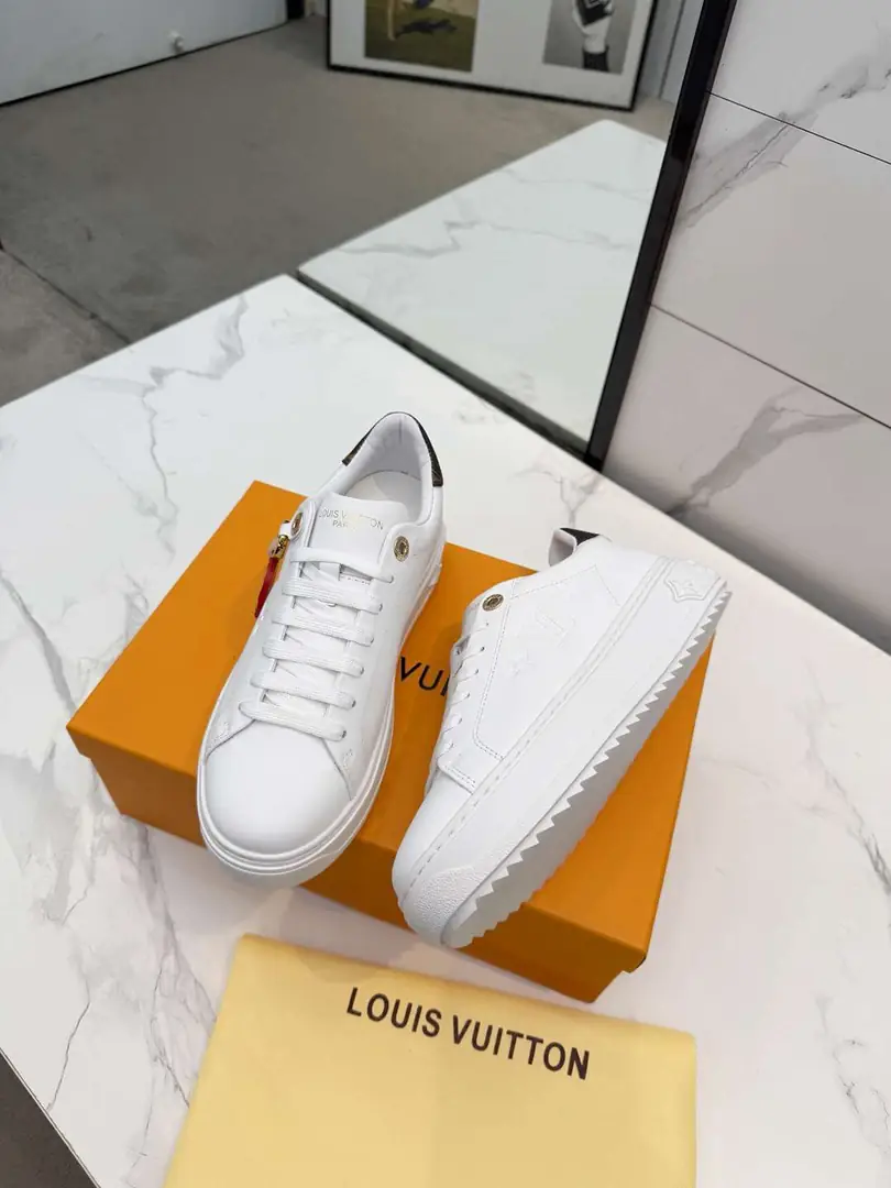 Al5633210   LV Time Out运动鞋 gallery