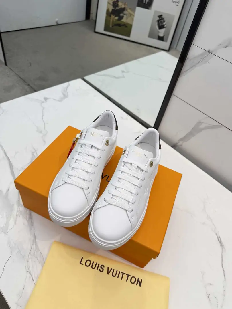 Al5633210   LV Time Out运动鞋 gallery