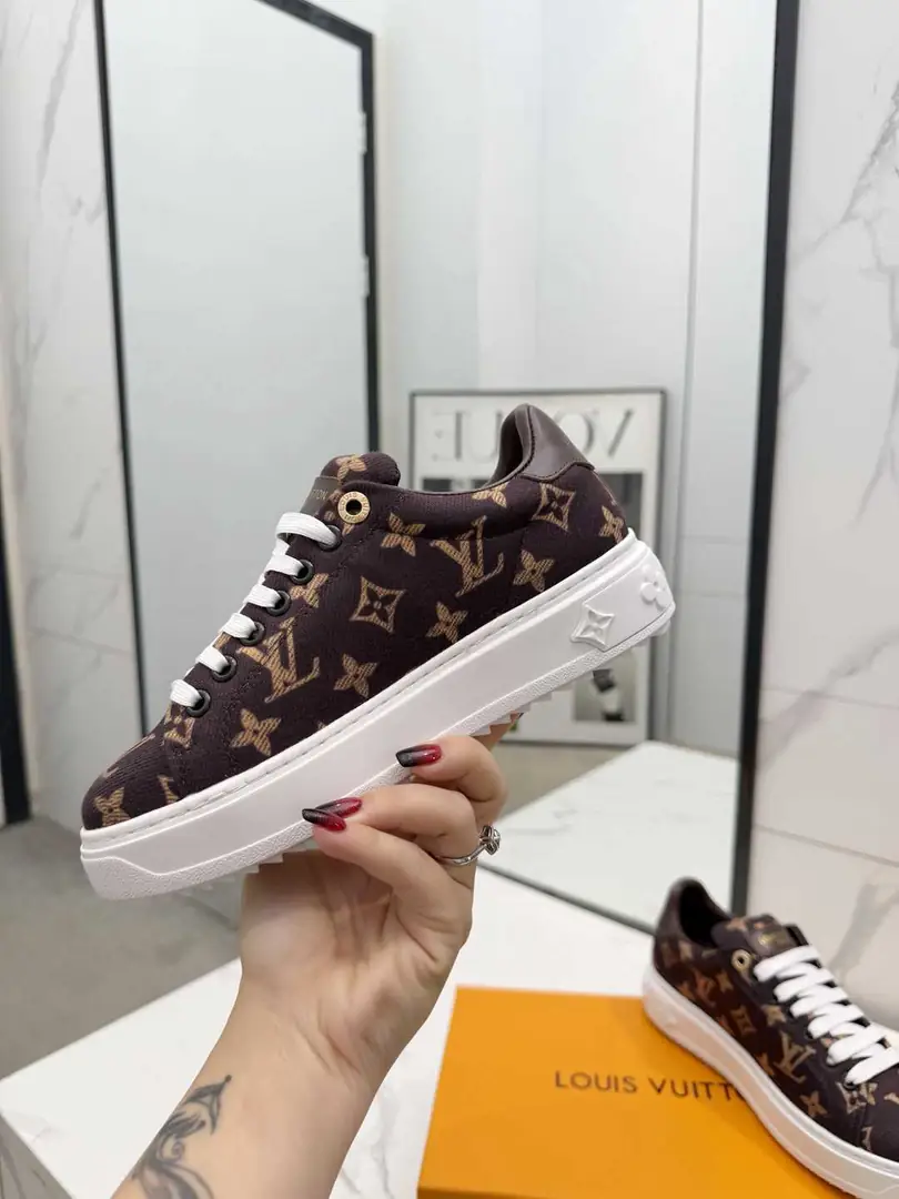 Al5633210   LV Time Out运动鞋 gallery