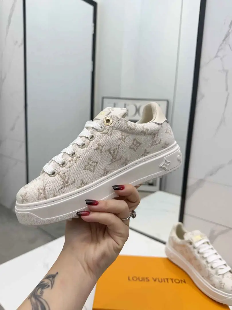 Al5633210   LV Time Out运动鞋 gallery