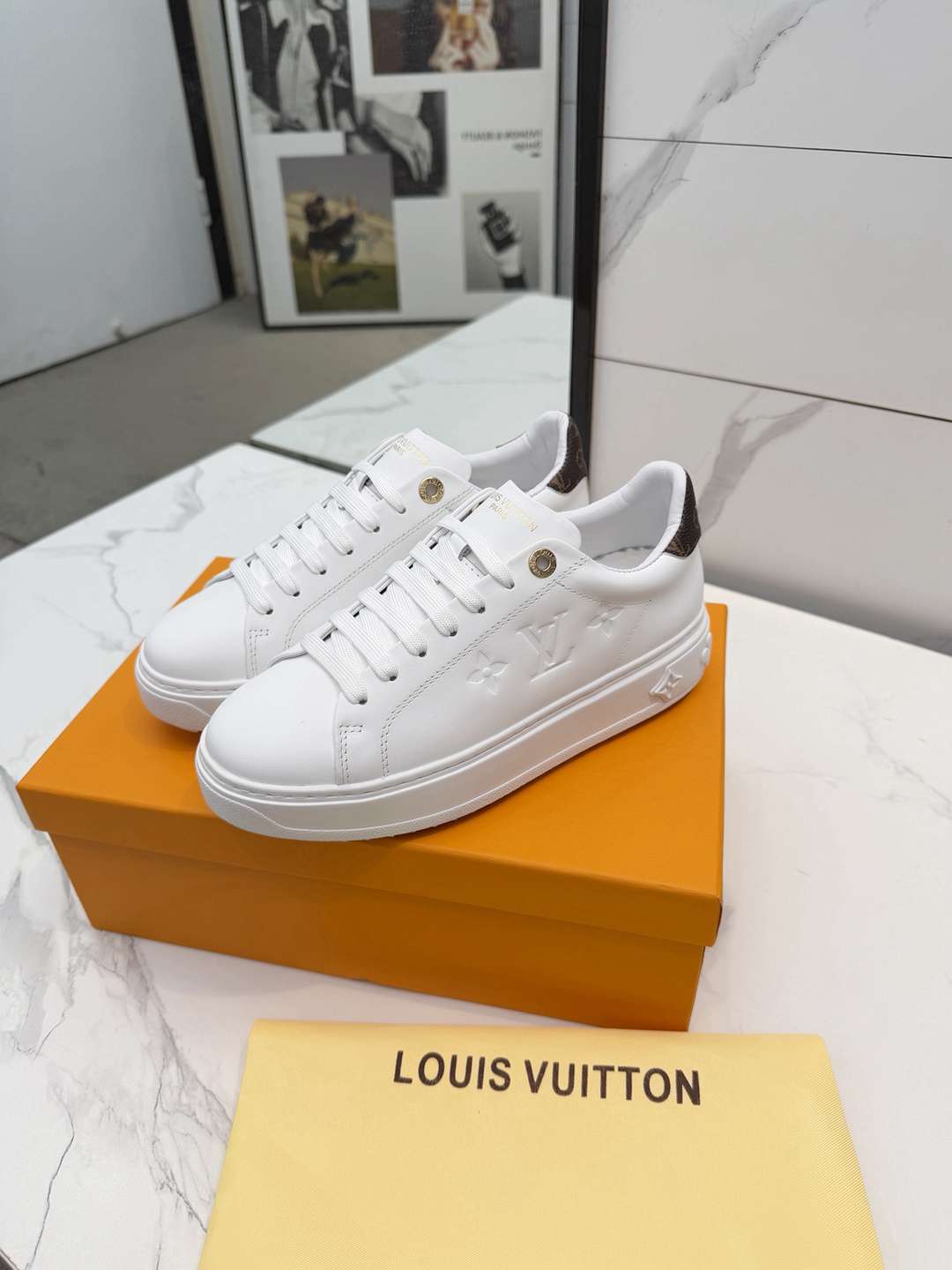 Al5633210   LV Time Out运动鞋 gallery