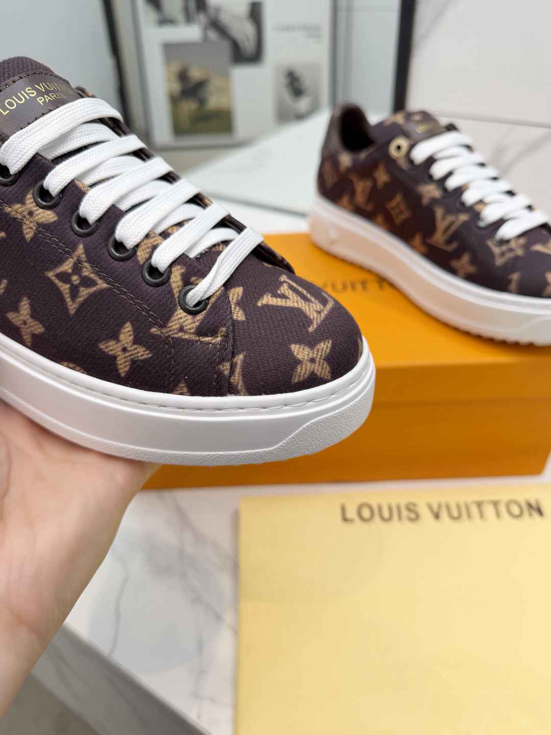 Al5633210   LV Time Out运动鞋 gallery