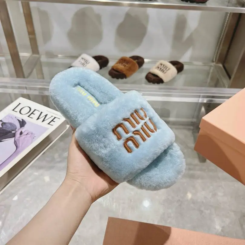 Am5713240   miumiu缪缪休闲款毛毛拖 35 - 41码 gallery