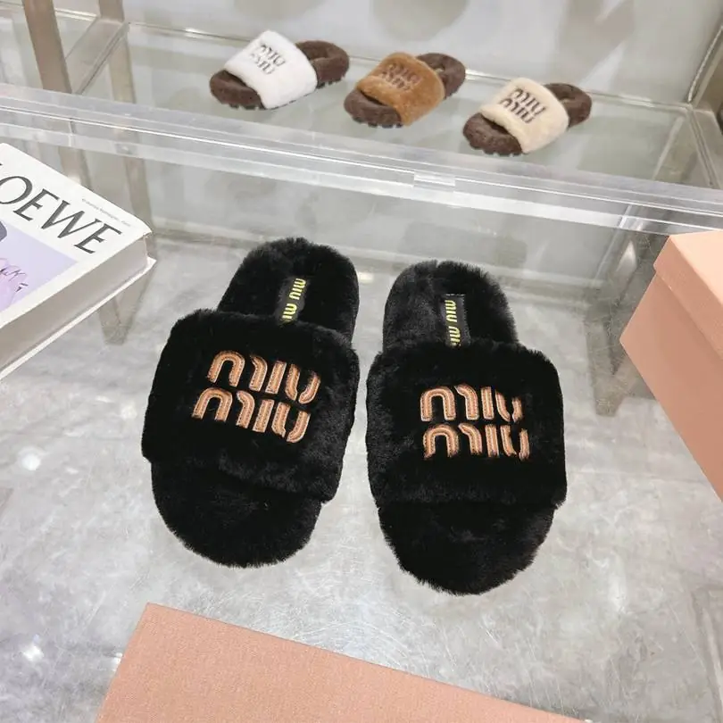 Am5713240   miumiu缪缪休闲款毛毛拖 35 - 41码 gallery