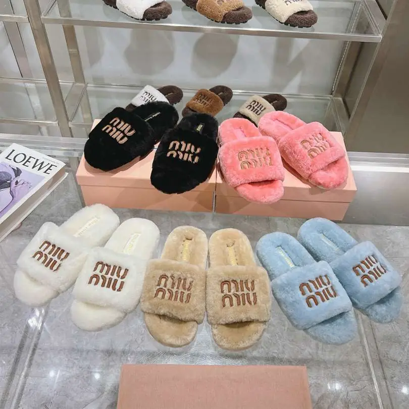 Am5713240   miumiu缪缪休闲款毛毛拖 35 - 41码 gallery