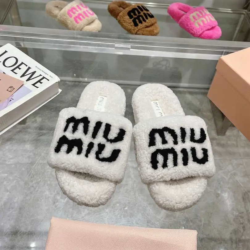 Am5713240   miumiu缪缪休闲款毛毛拖 35 - 41码 gallery