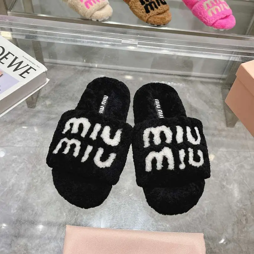 Am5713240   miumiu缪缪休闲款毛毛拖 35 - 41码 gallery