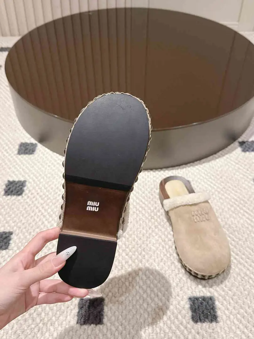 Am5739250  Miu Miu 半包羊毛拖， gallery