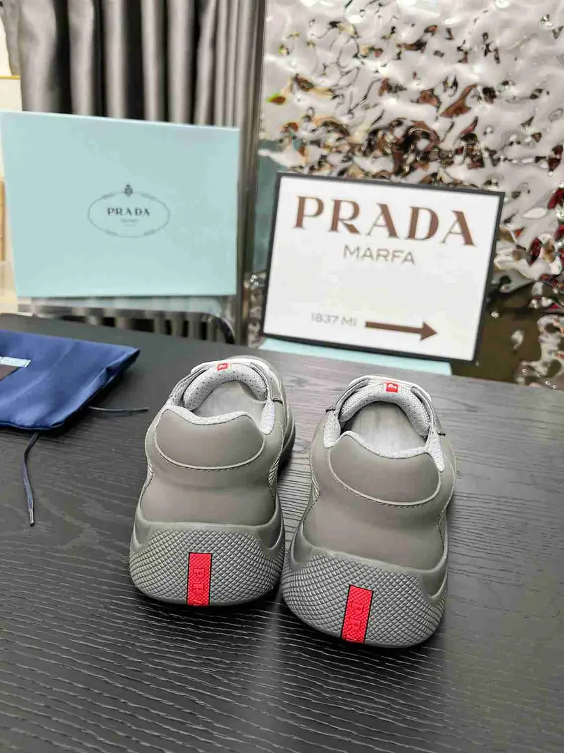 Ap5534280  情侣款普拉达经典款运动鞋 35至47码， gallery