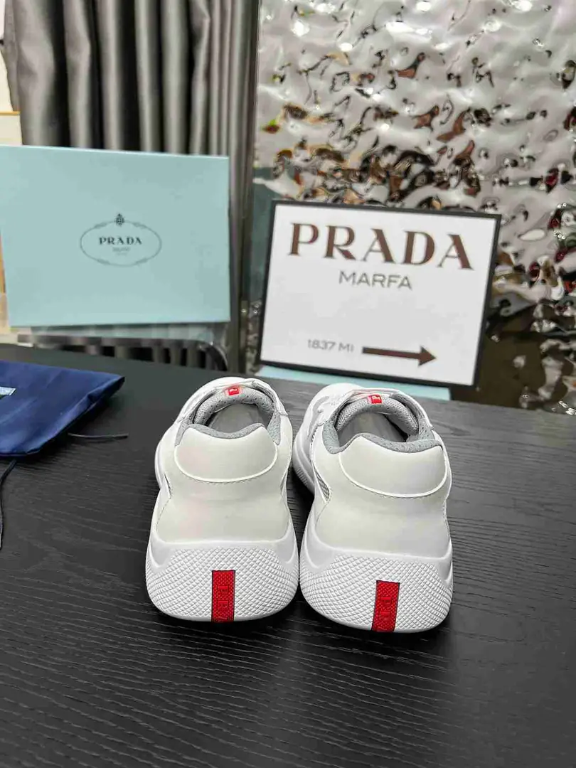 Ap5534280  情侣款普拉达经典款运动鞋 35至47码， gallery