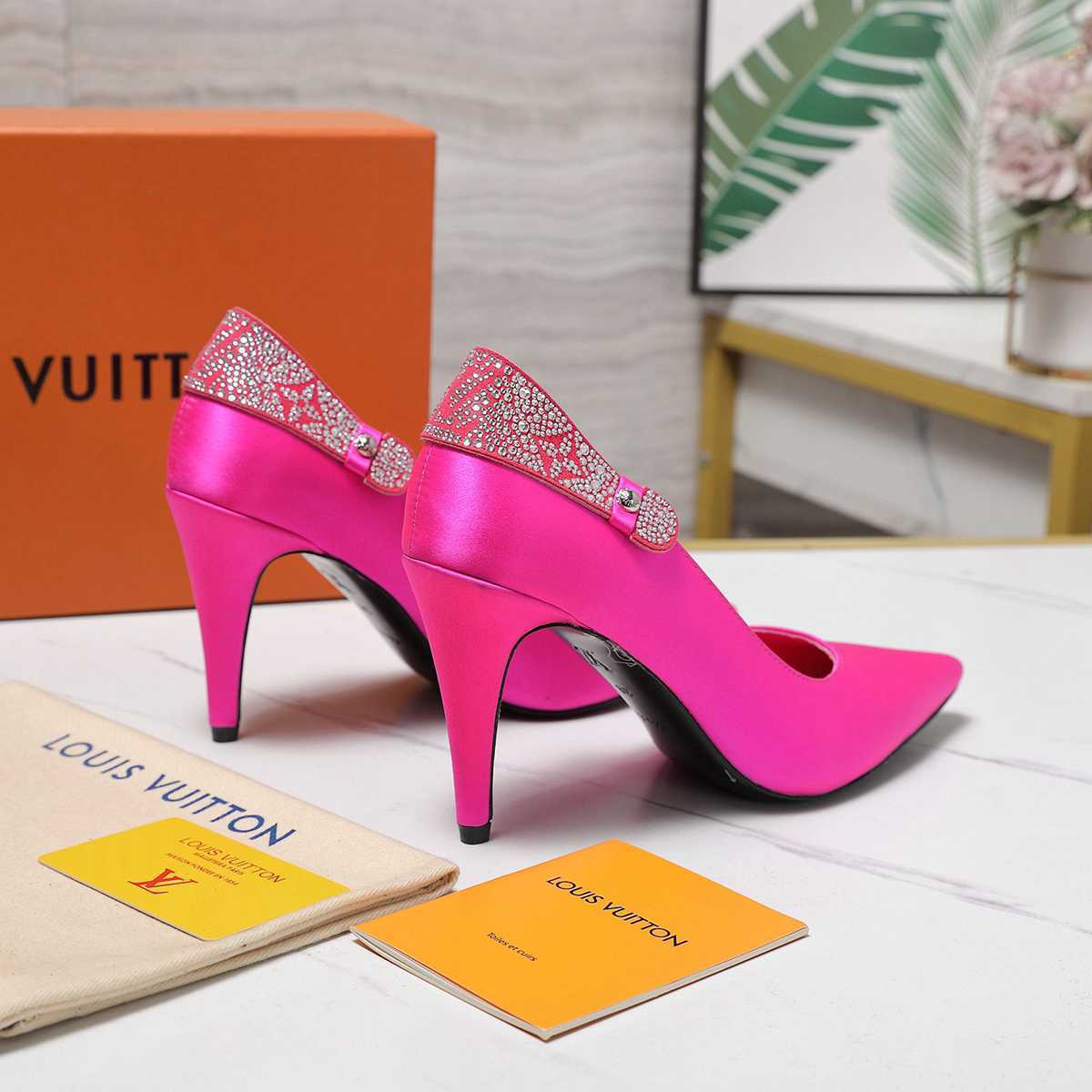 B8126340  高版本  LV LEGACY 露跟 高跟鞋 后空凉鞋 gallery