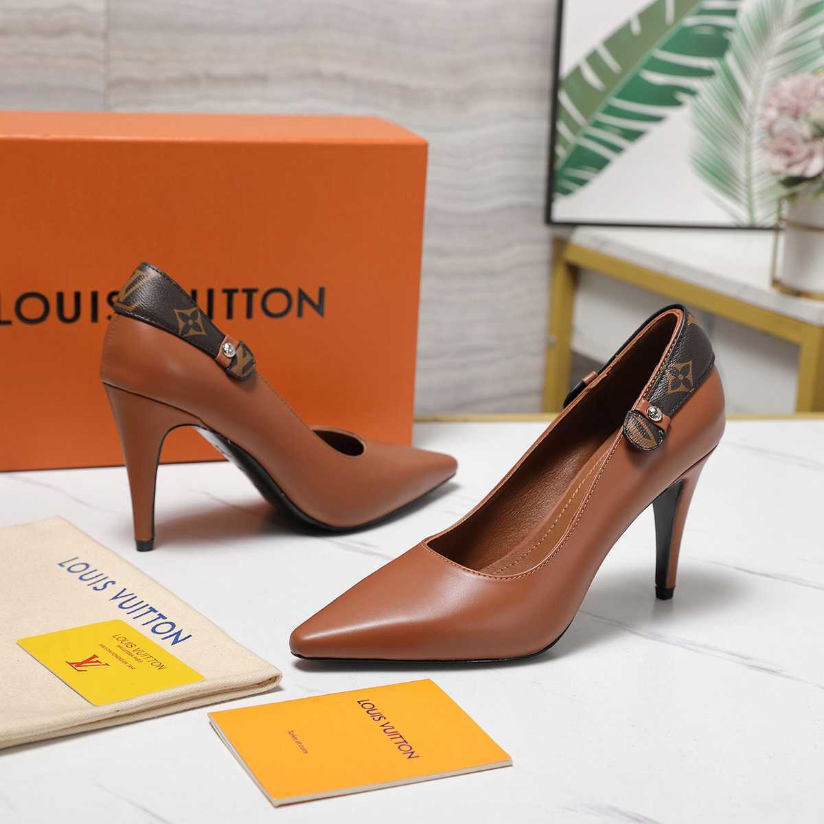 B8126340  高版本  LV LEGACY 露跟 高跟鞋 后空凉鞋 gallery