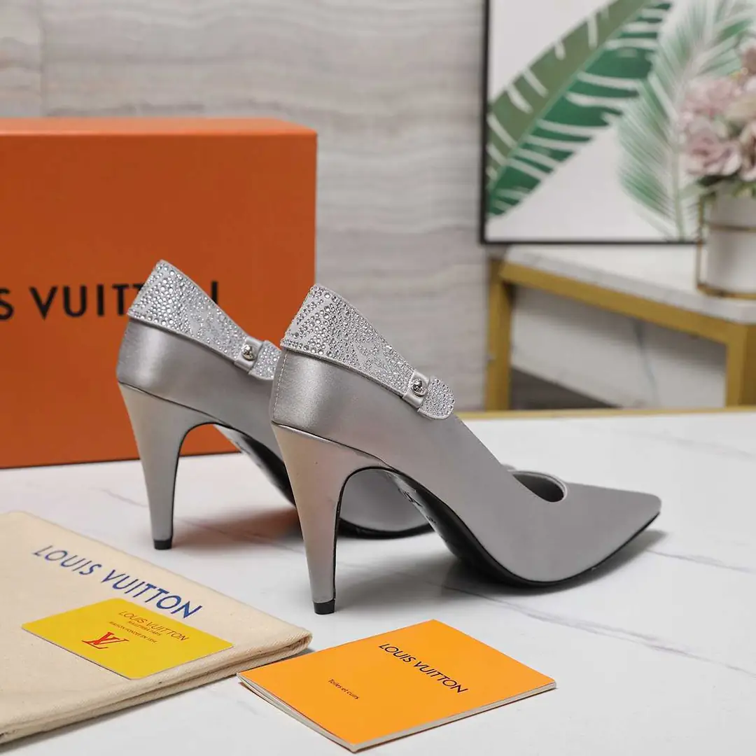 B8126340  高版本  LV LEGACY 露跟 高跟鞋 后空凉鞋 gallery
