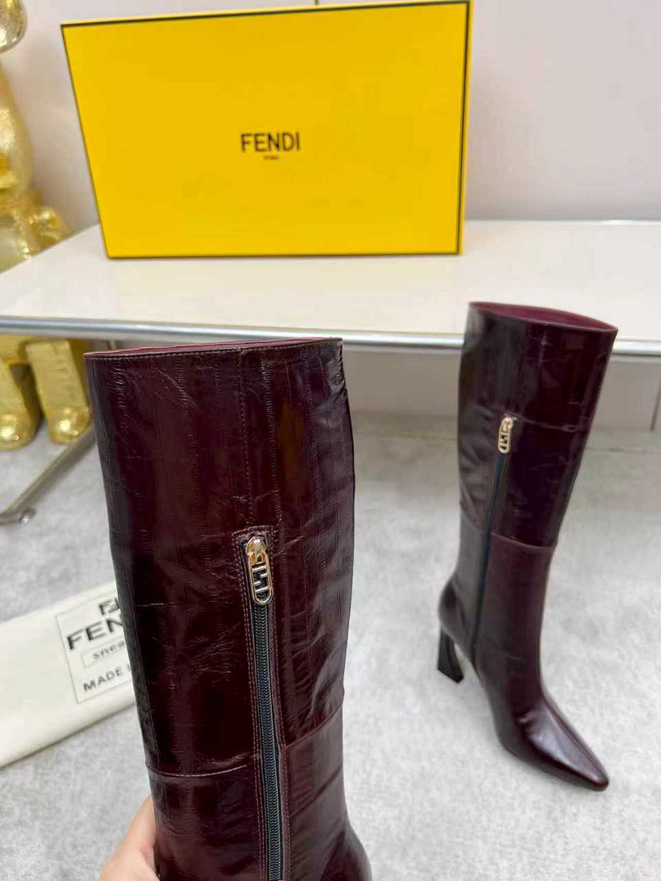 B8148499  芬迪时尚女鞋   35-40码 (41.42定做) gallery