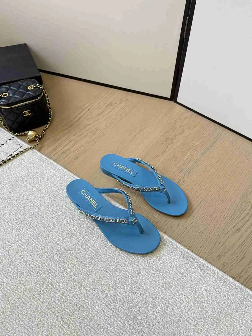 B8155 𝐂𝐇*𝐍𝐄𝐋人字拖鞋   码数：35-39 gallery