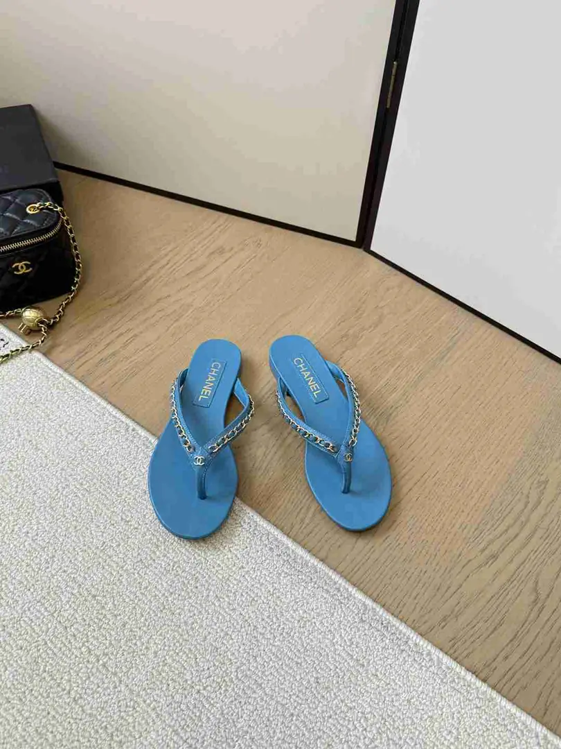 B8155 𝐂𝐇*𝐍𝐄𝐋人字拖鞋   码数：35-39 gallery