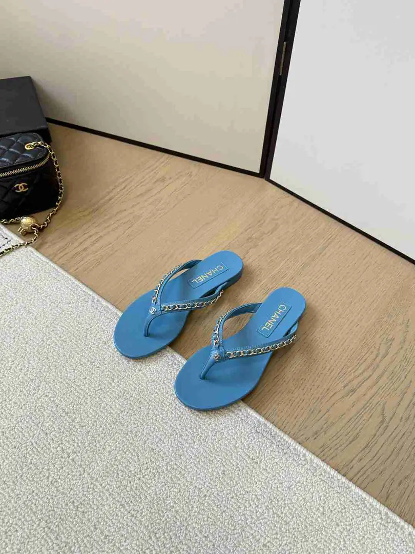 B8155 𝐂𝐇*𝐍𝐄𝐋人字拖鞋   码数：35-39 gallery