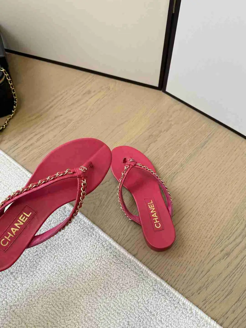 B8155 𝐂𝐇*𝐍𝐄𝐋人字拖鞋   码数：35-39 gallery