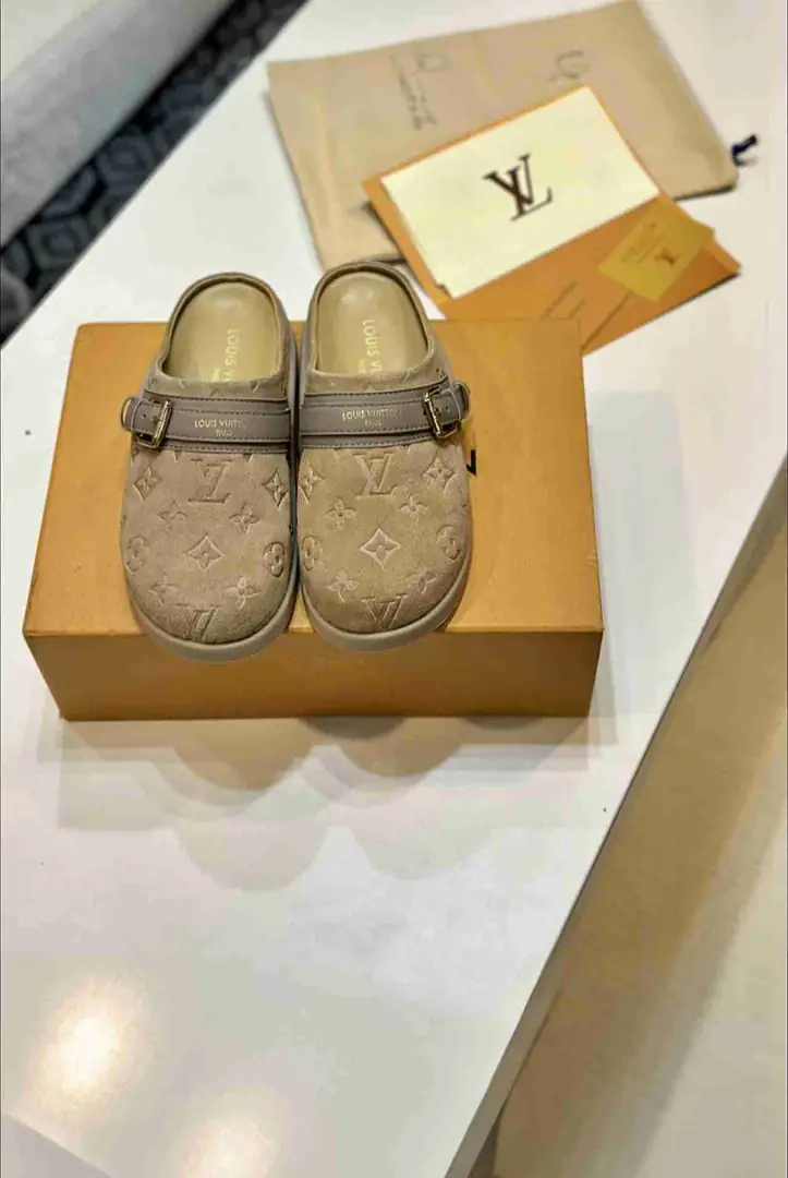 B8158270💓驴家休闲款半拖  35-41码 gallery