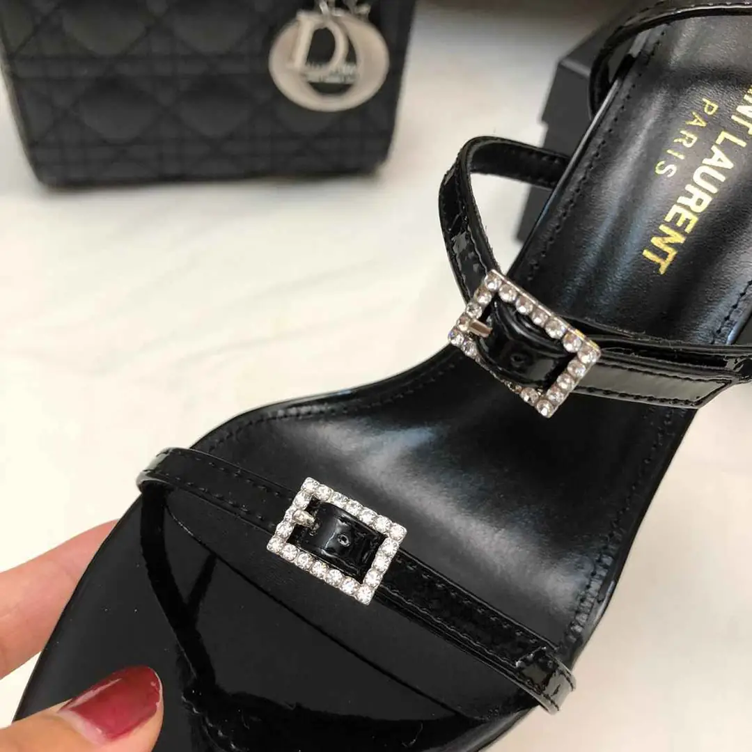 B8179300  圣罗兰时尚钻扣凉鞋 35-39 gallery