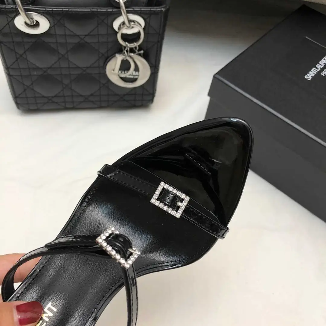 B8179300  圣罗兰时尚钻扣凉鞋 35-39 gallery