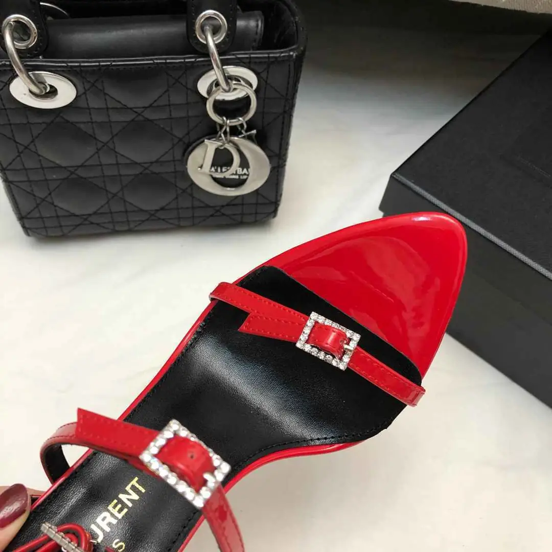 B8179300  圣罗兰时尚钻扣凉鞋 35-39 gallery