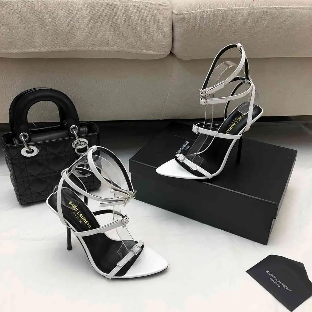 B8179300  圣罗兰时尚钻扣凉鞋 35-39 gallery