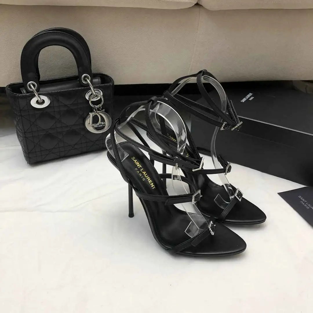 B8179300  圣罗兰时尚钻扣凉鞋 35-39 gallery