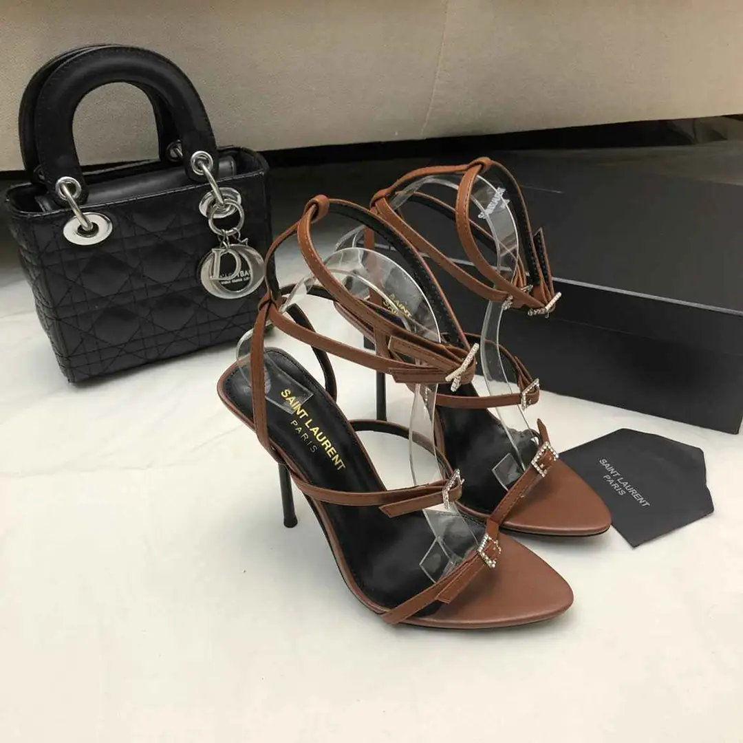 B8179300  圣罗兰时尚钻扣凉鞋 35-39 gallery