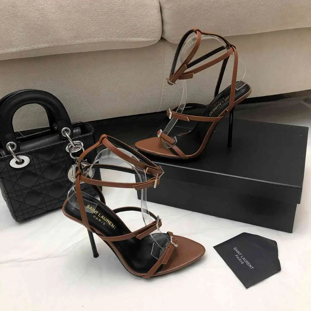 B8179300  圣罗兰时尚钻扣凉鞋 35-39 gallery