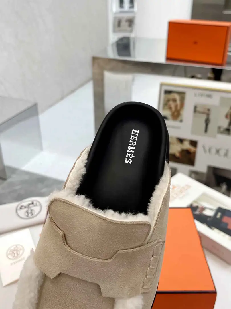 B8198240  爱马仕✨ 勃肯毛毛半拖鞋   码数35-40 gallery